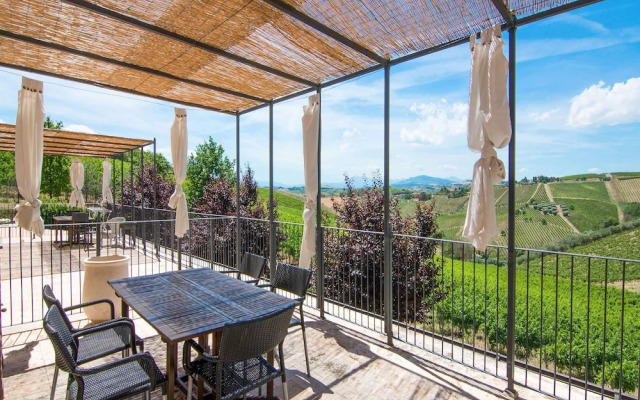 Scenic Apartment in Ascoli Piceno with Hot Tub