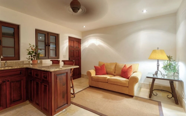 Casa de la Familia 7 Bedroom Contemporary Hacienda Style at Discounted Rate!