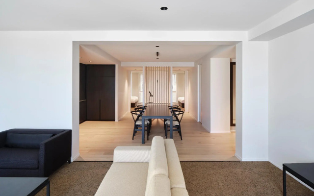 Burbury Hotel & Apartments