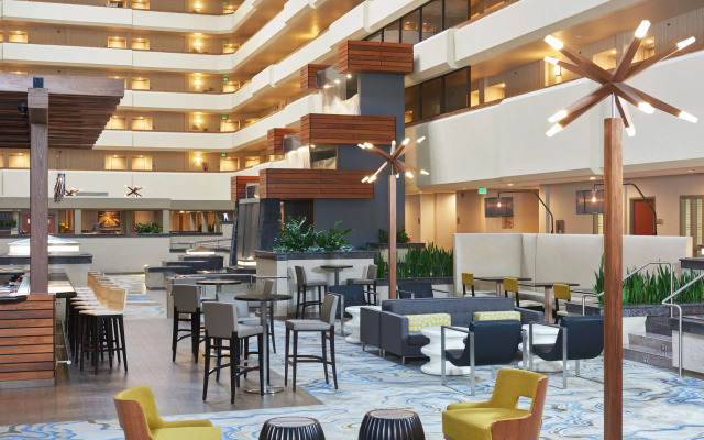 DoubleTree by Hilton Fresno Convention Center