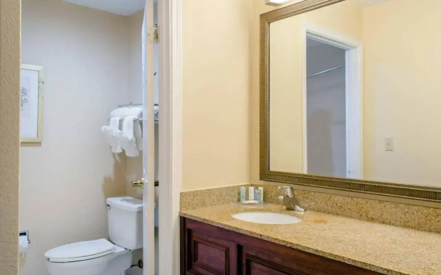 Ramada by Wyndham Shreveport Airport
