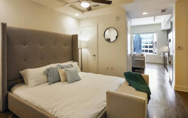 Austin Grand Studio Apartment