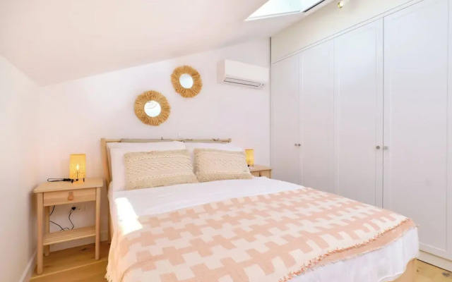 Charming Island Villa Alba