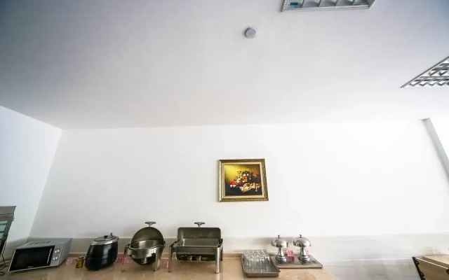 Durian Candy Hotel (Zhuji Diankou Town Passenger Station)