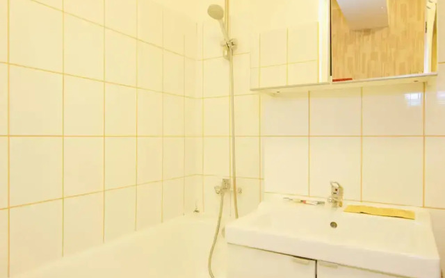 LUXKV Apartment on Nikoloyamskiy