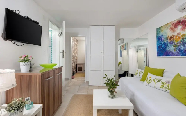 Beautiful Home in Malinska With Wifi and 1 Bedrooms