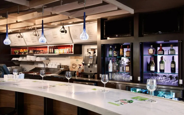 Courtyard by Marriott West Orange