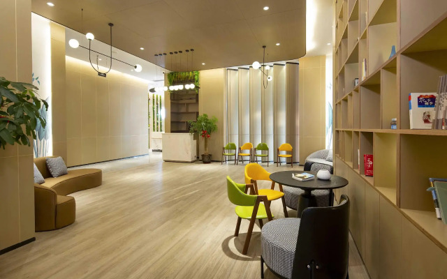 mango crystal hotel