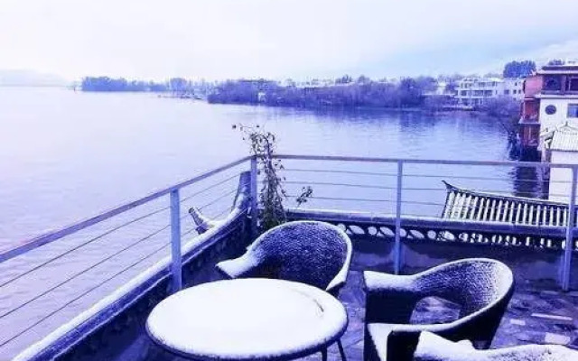 Mingyue.shineitaoyuan