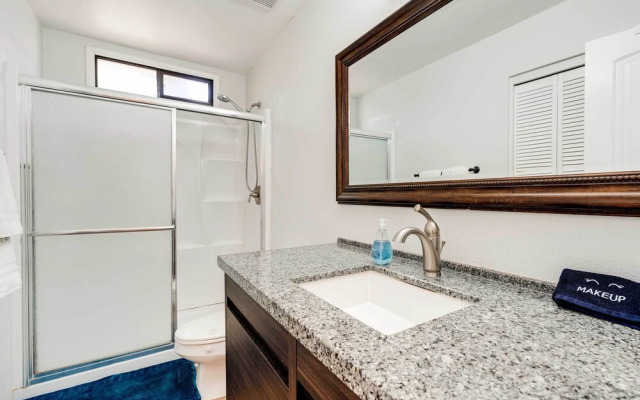 Bright Scottsdale Home: Private Pool + Gas Grill!