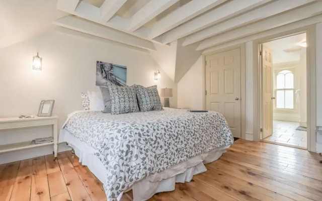 St Andrew Suites