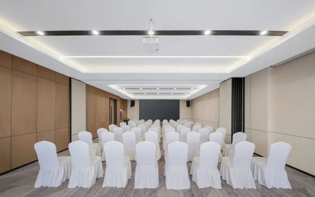 Holiday Inn Express Zhengzhou Nongye Road by IHG