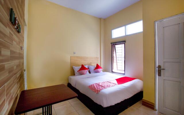 OYO 3249 Wijaya Kusuma Residence