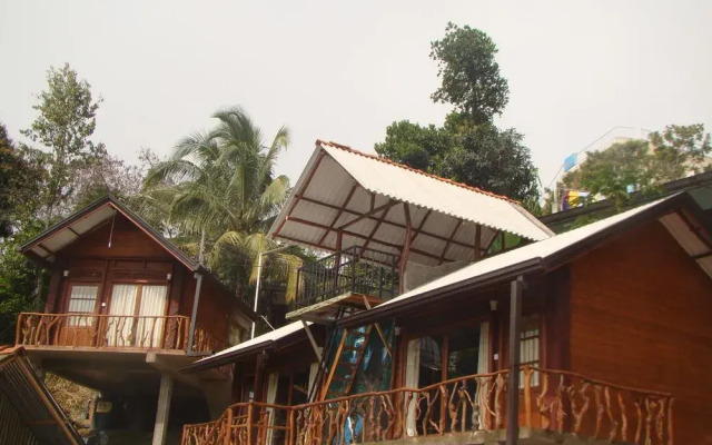 Yoho Okan Rock Wooden Cabana