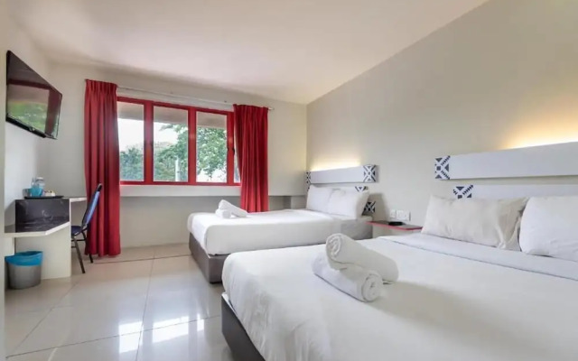 Swing and Pillows at PJ SS2