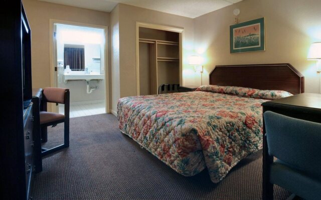 Ramada by Wyndham Bainbridge