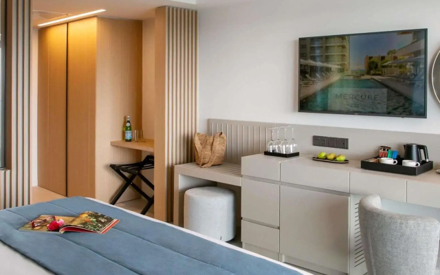 Mercure Larnaca Beach Resort