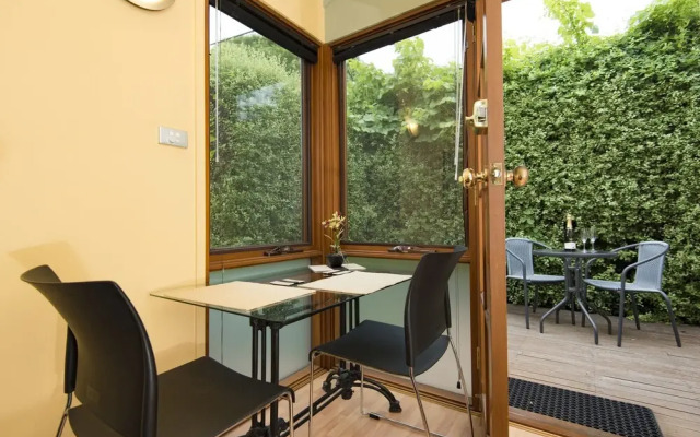Earle Street Apartment