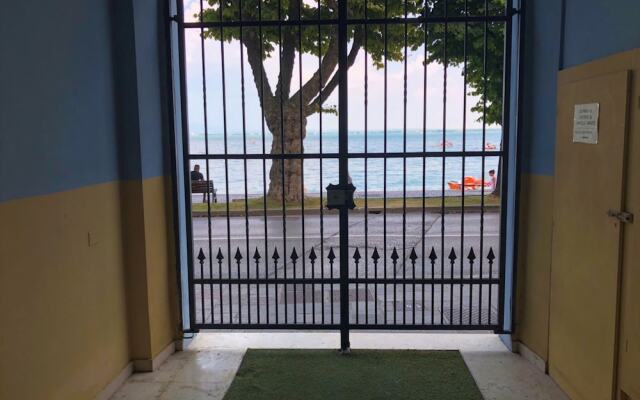 Desenzanoloft – Blue Eyes