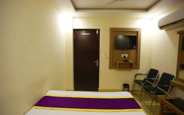 OYO 8883 Hotel Comfort Zone