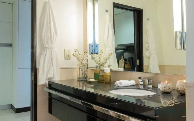 LUX The Address Dubai Marina Suite