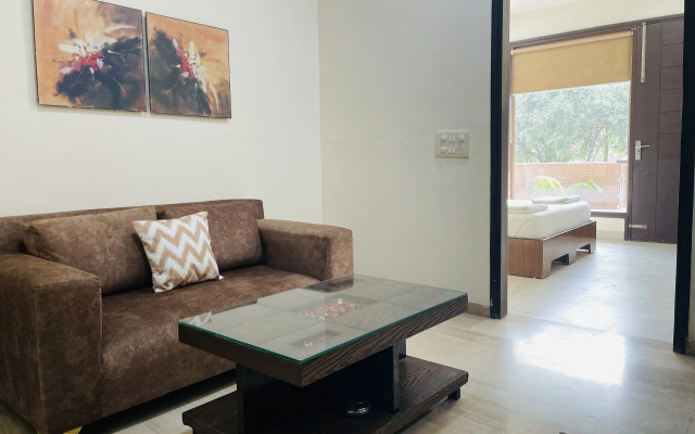 BluO Studio DLF Golf Course Road - Artemis