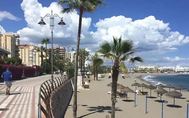 Belvilla by OYO Apartamento Benal Beach
