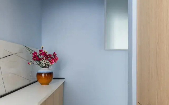 Luxury Piata Romana 2BR Urban Sanctuary by HOLT