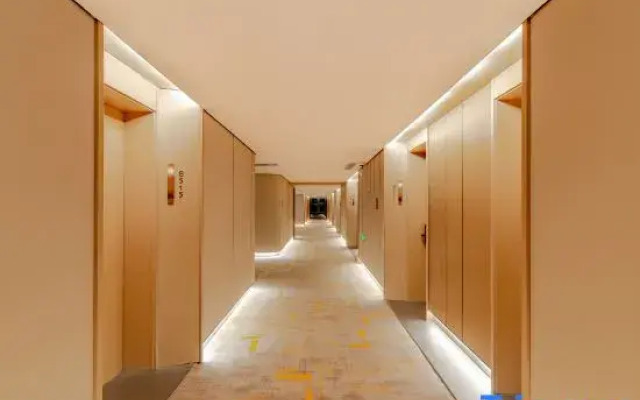 Yi HOTEL