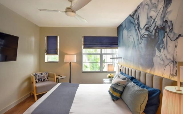 Hotel Breakwater South Beach