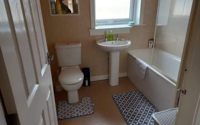 Inviting, Light and Airy 3-bed Apartment in Wick