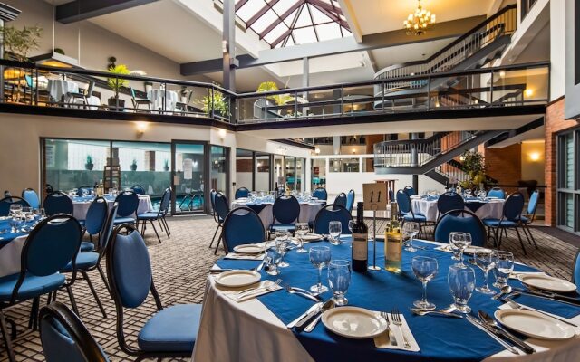Best Western Plus Laval Montreal & Conference Centre