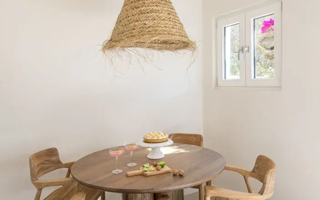 Etesians Suites & Villas