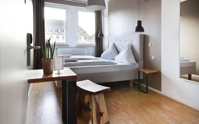Five Reasons Hotel & Hostel