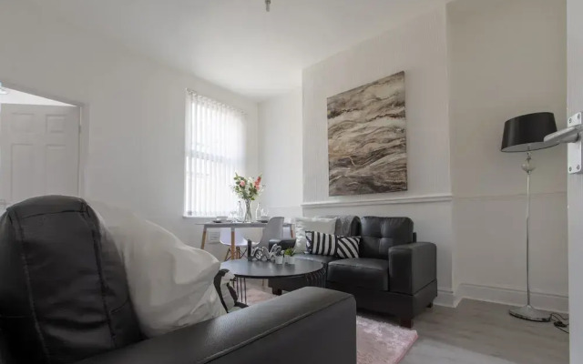 Lux Apartments 4 Bedroom House Sutcliffe