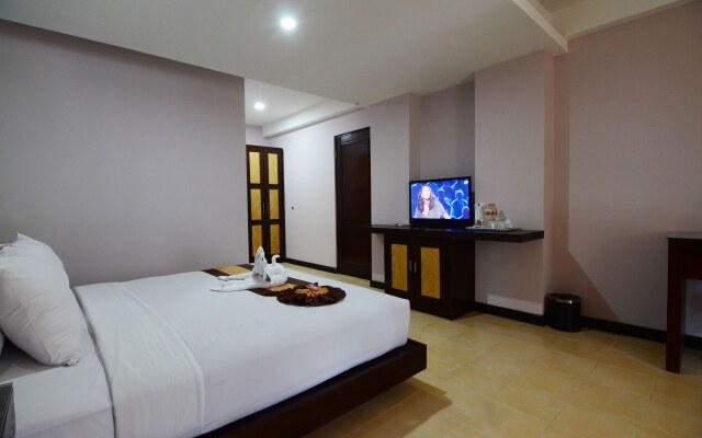 Grand Santhi Hotel