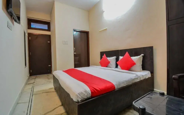 Hotel Sapphire Palace by OYO Rooms