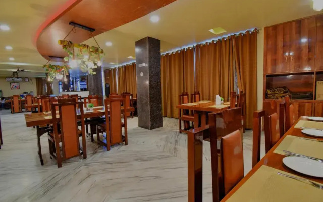 Fabhotel Red Rose
