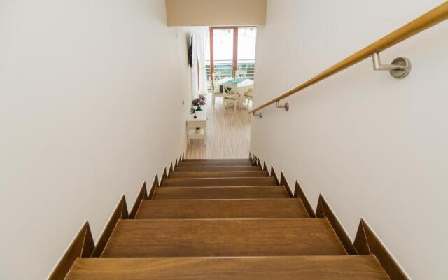 Charming 2-Bedroom, Silver Mountain, A Building