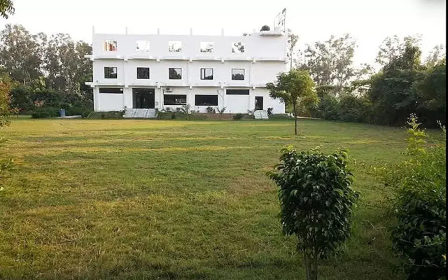 Oyo 24081 Hotel Lata Palace And Resort