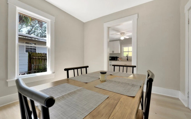 The Kenwood Retreats and Courtyard