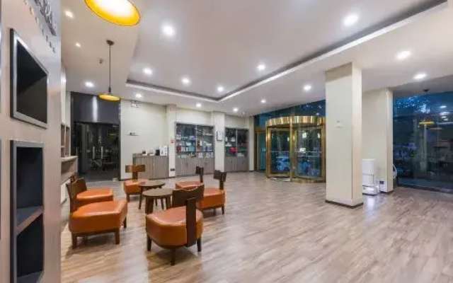 HanTing Hotel (Zibo Badaju Railway Station)