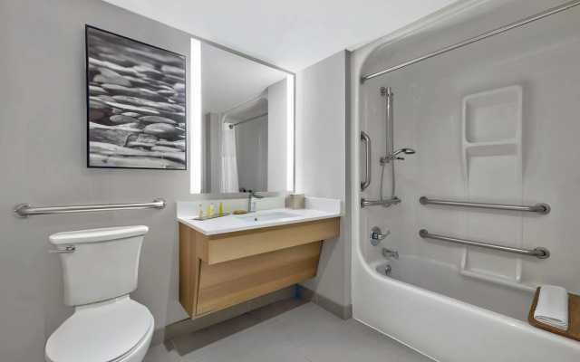 DoubleTree by Hilton Davenport