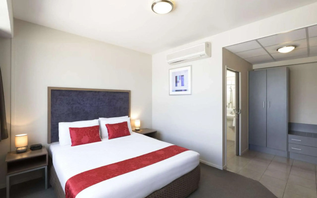 Quality Suites Central Square