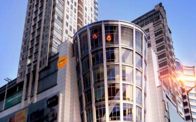 HARRIS Suites fX Sudirman