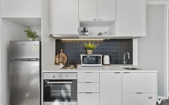 Melbourne City Kozy 1 Bed Modern and Quite Apt Vme031