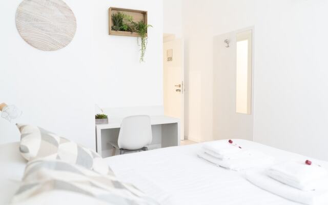 White Gioberti Guesthouse