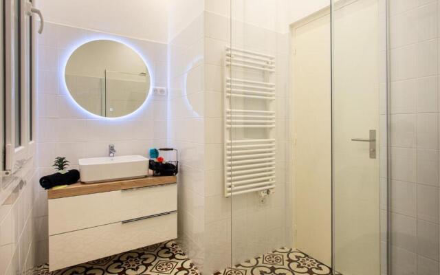 St Vincent - 3 BEDROOMS, MAGNIFICENT,VASTE, SUNNY, A/C, WIFI