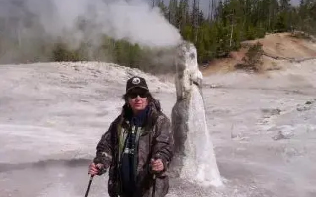 Yellowstone Park Riverfront Cabins