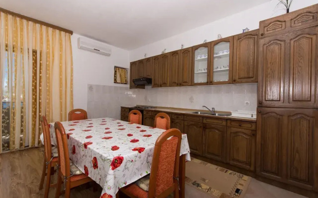 Apartment Ljube